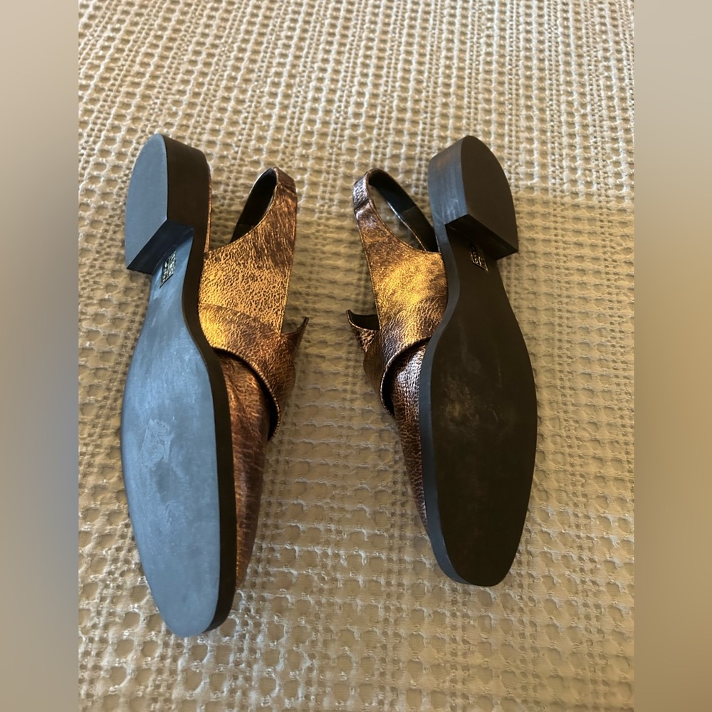 NWOT Free People Abbey Road sling back loafer style metallic color shoes.  Sz 11 - Picture 9 of 11